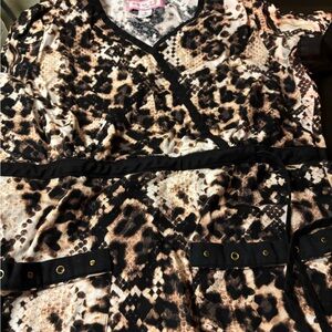 Koi size small printed scrub top